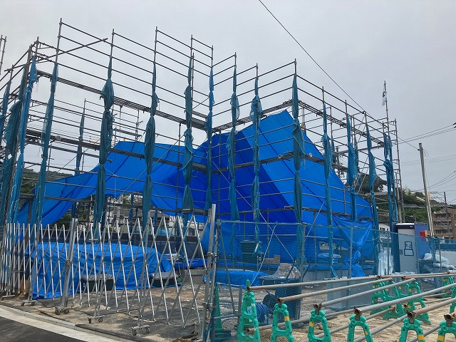 梅雨時の土台敷きの時の雨養生として!