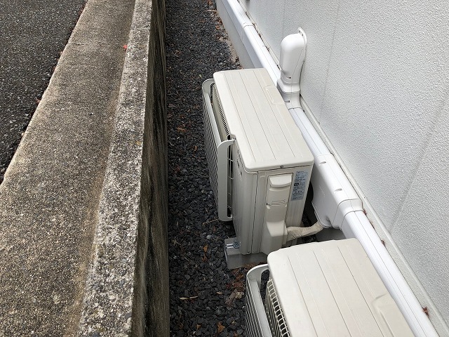 エアコン室外機前面にはルーバー設置は必須!