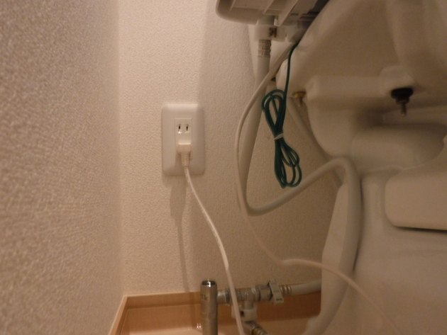 1階トイレ給水管に漏水問題無し