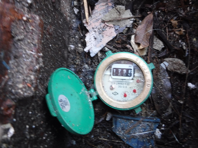 敷地内給水管に漏水の可能性無し